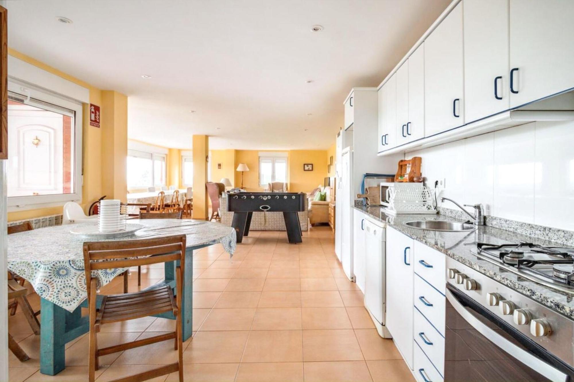 Spacious House With Sea View In Liencres + Jacuzzi Eksteriør billede