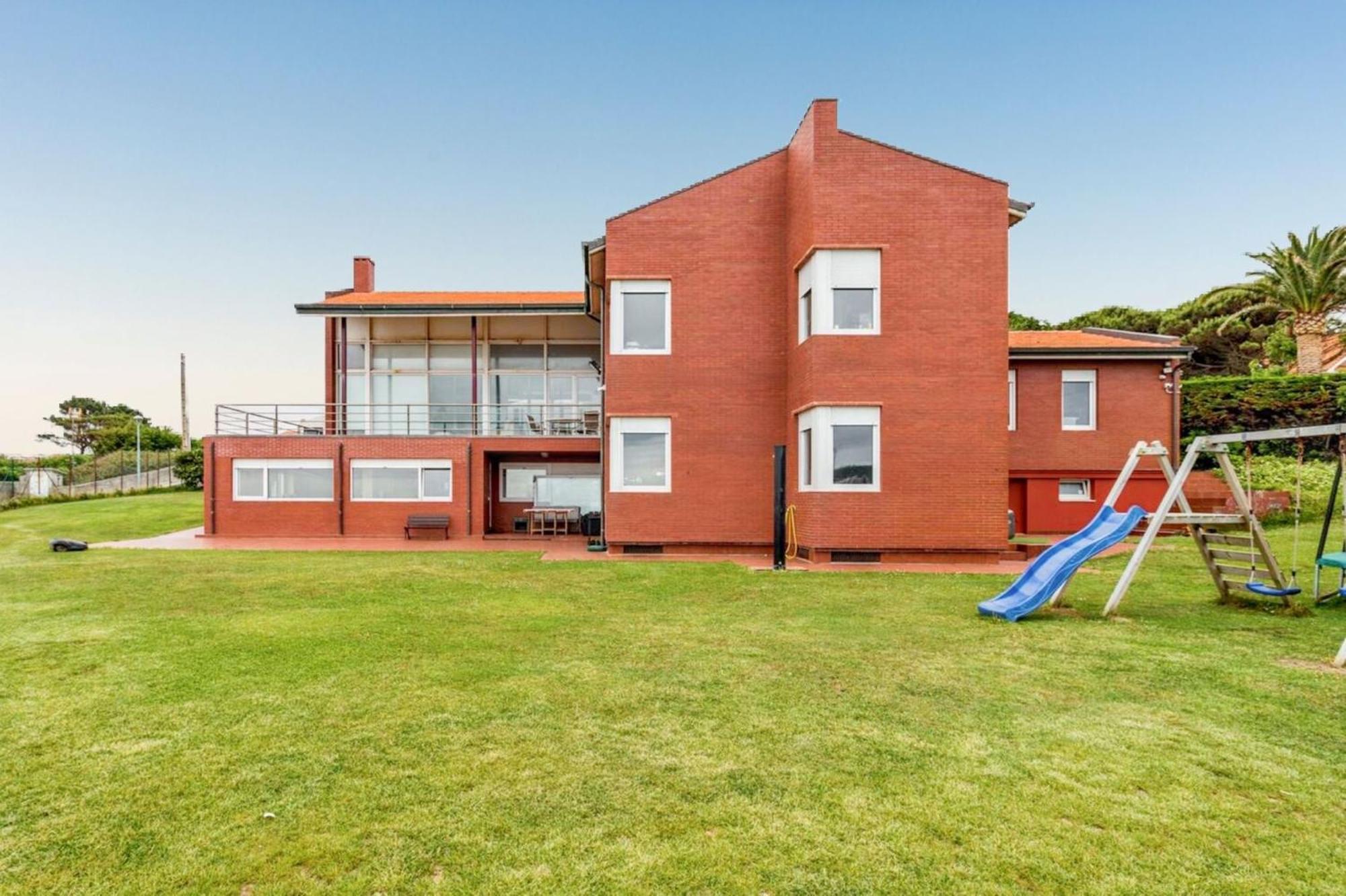 Spacious House With Sea View In Liencres + Jacuzzi Eksteriør billede