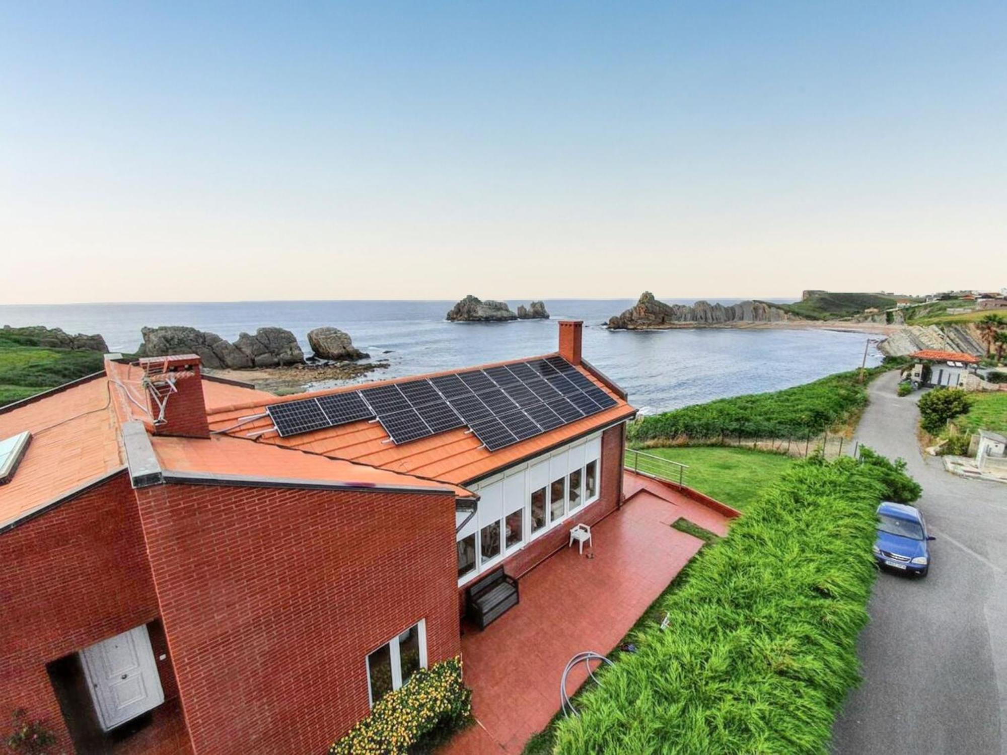 Spacious House With Sea View In Liencres + Jacuzzi Eksteriør billede