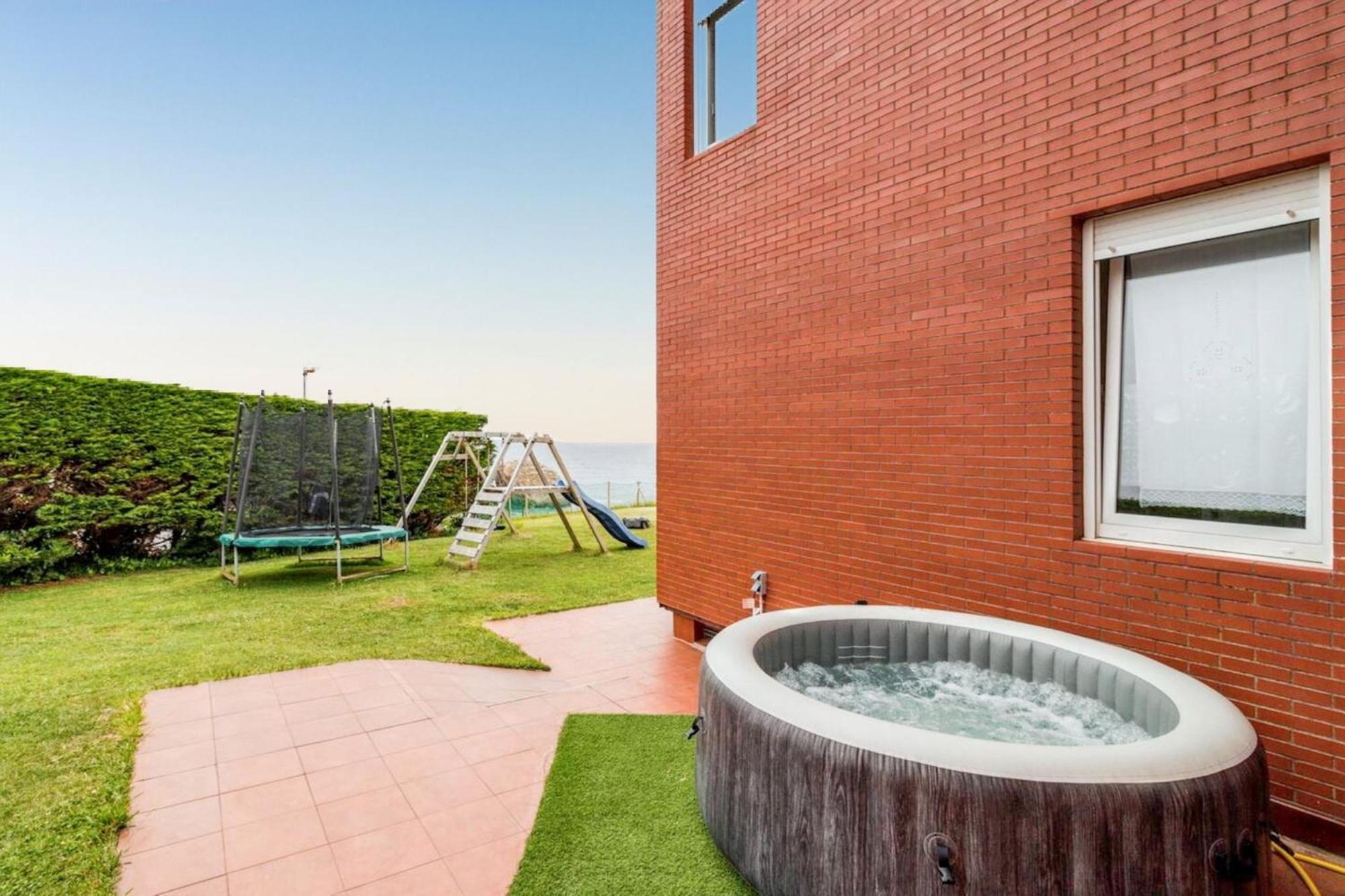 Spacious House With Sea View In Liencres + Jacuzzi Eksteriør billede