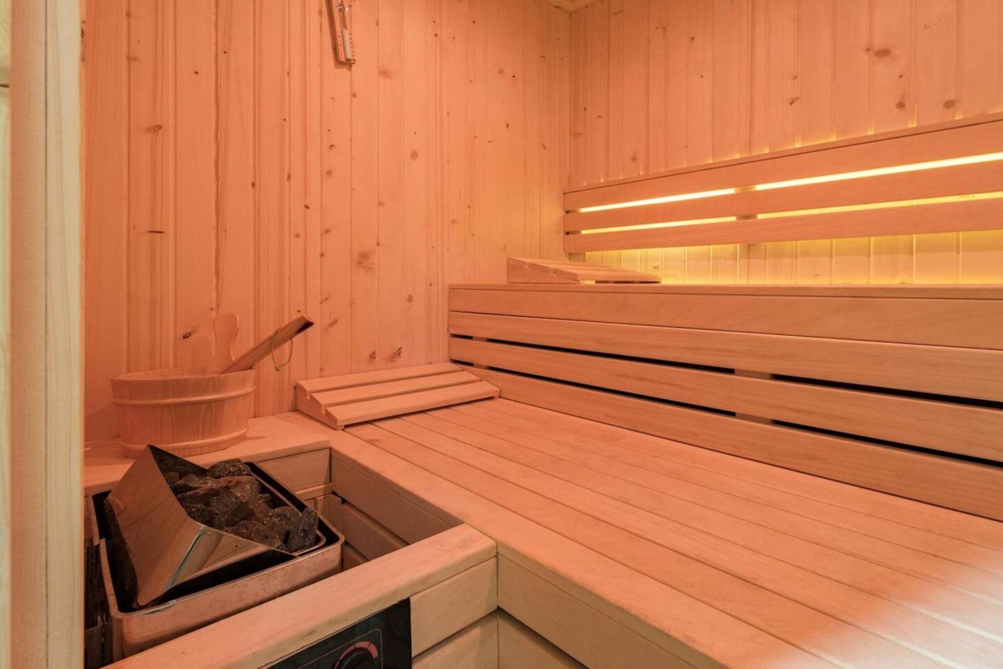 Spacious House With Sea View In Liencres + Jacuzzi Eksteriør billede